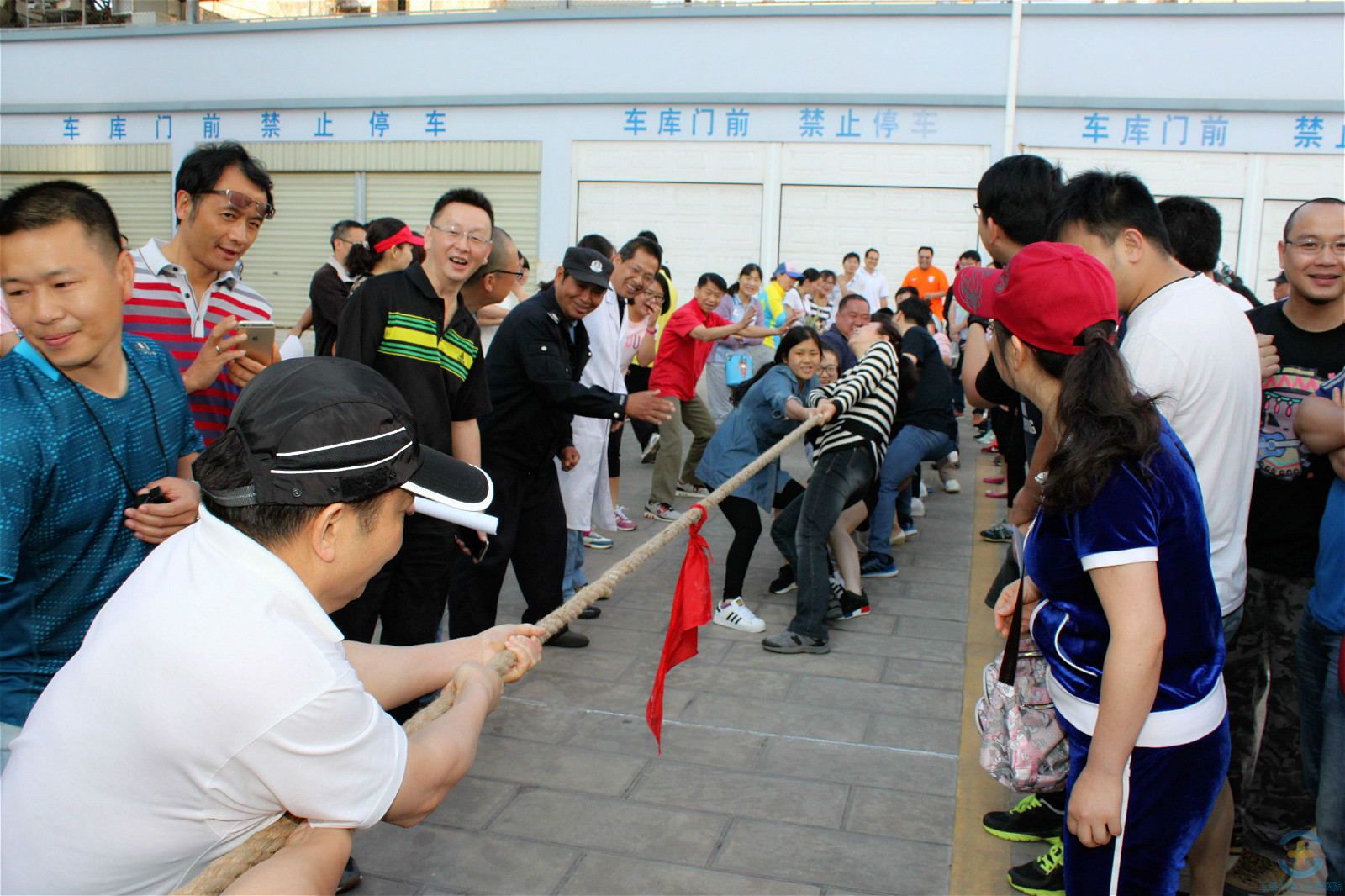 医院工会组织开展职工趣味运动会