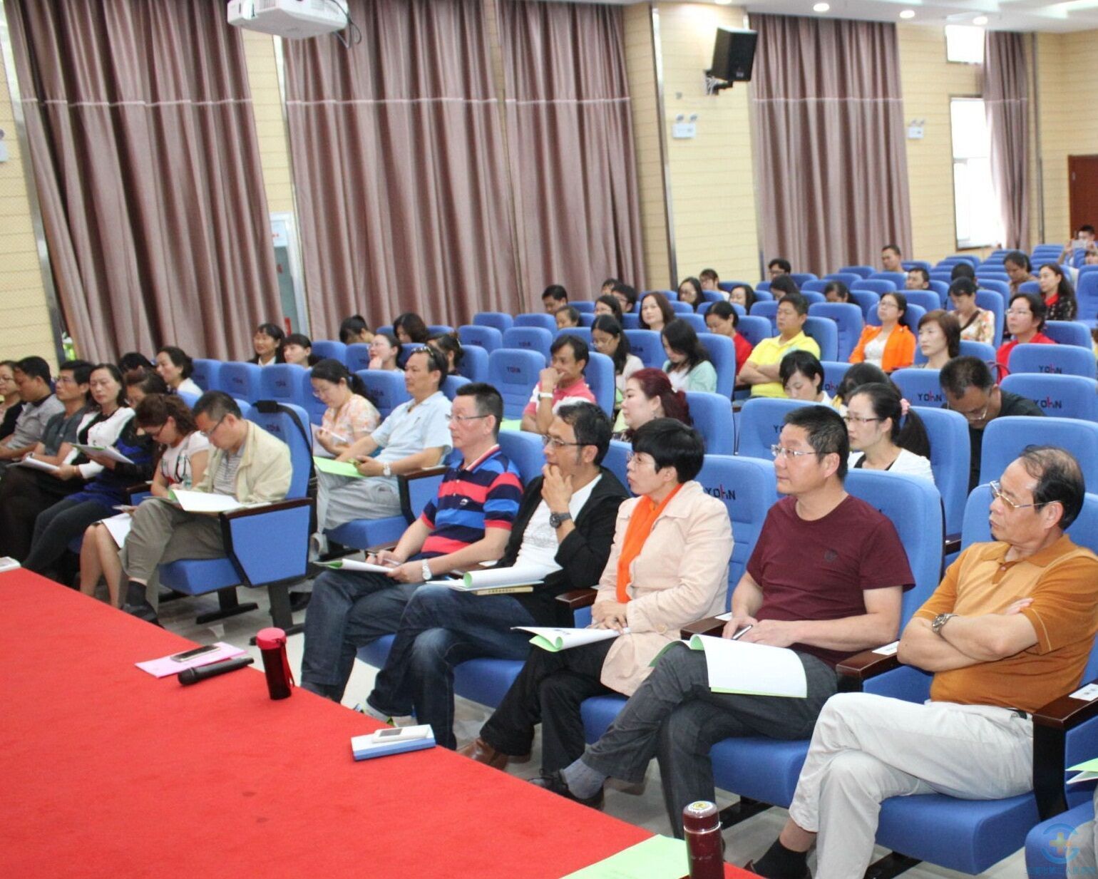 我院举行新时期领导力提升与高效科室管理专题培训