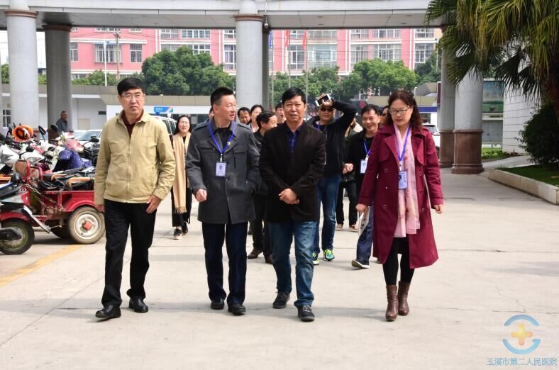 孙云鹏副市长一行到市二院调研工作