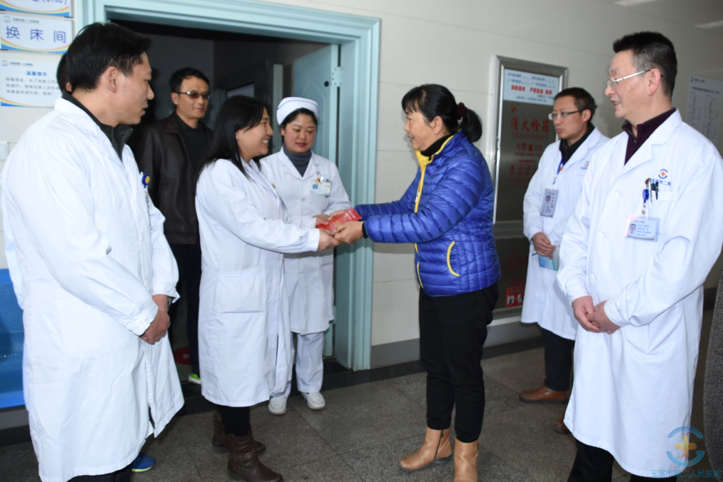 春节慰问送温暖  深切关怀暖人心 