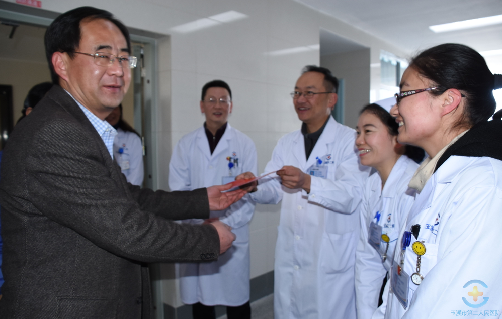 春节慰问送温暖  深切关怀暖人心 